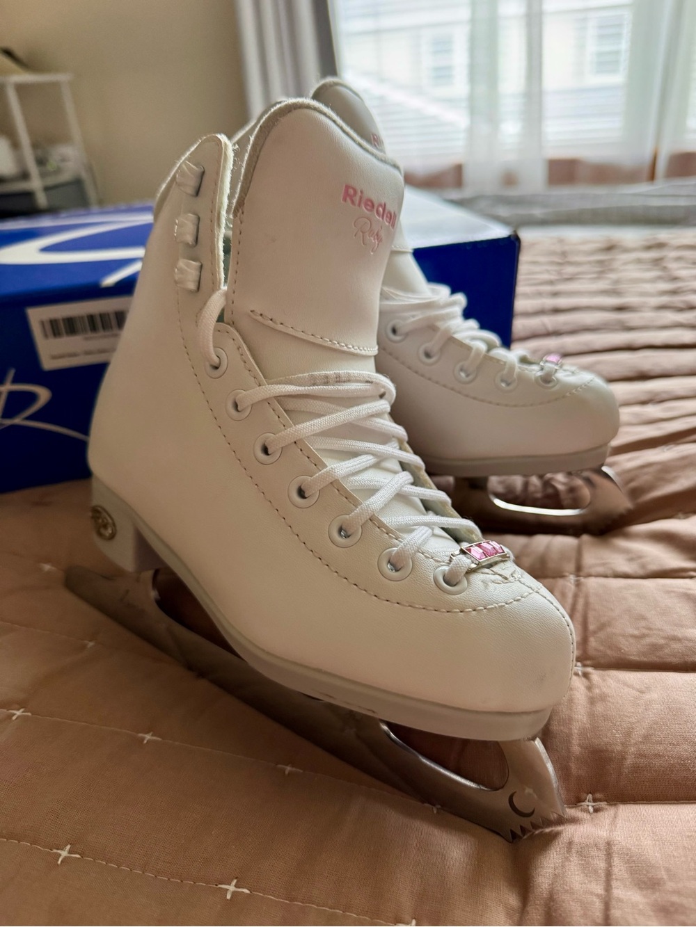 Riedell Ruby Junior Figure Skates – Size 1 JR / EU 30 – White, Like New
